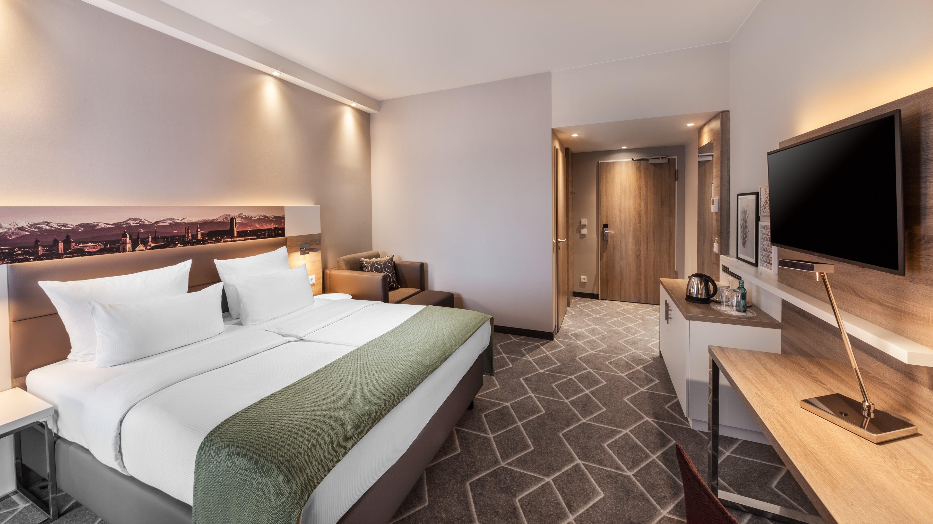 - East Hotel
